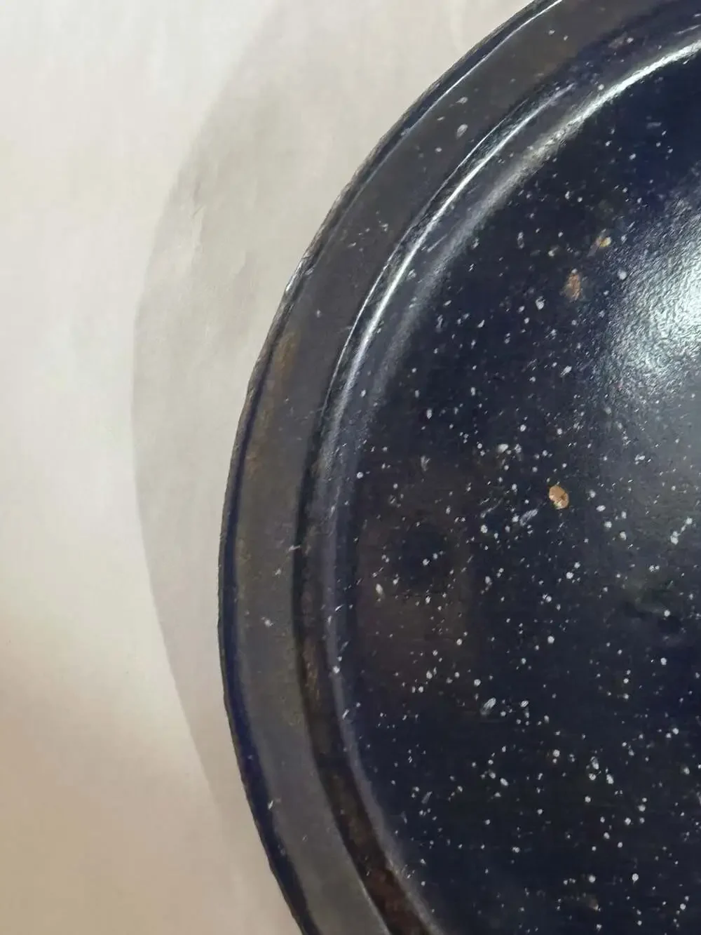 Unknown vintage enamelware